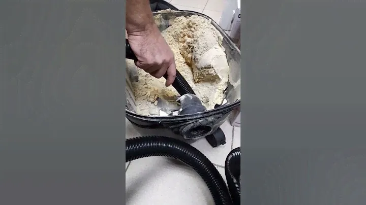 А у Евгения пылесос работает исправно...